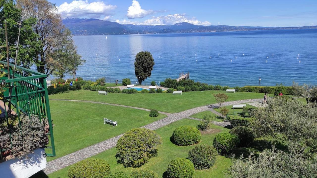 Front Lake Amazing View Manerba del Garda Dış mekan fotoğraf