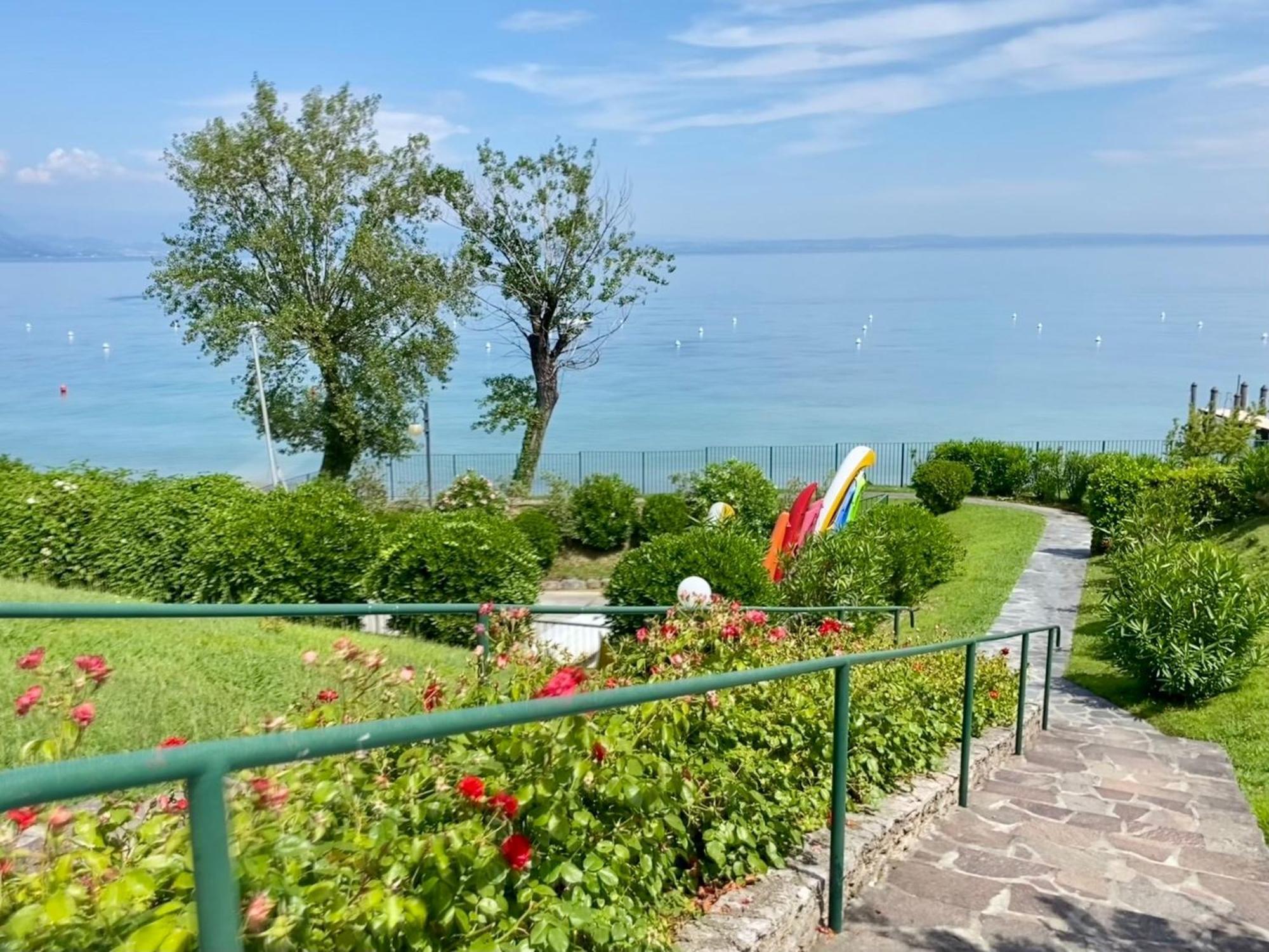 Front Lake Amazing View Manerba del Garda Dış mekan fotoğraf